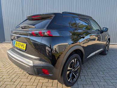 Peugeot 2008 1.2 PureTech Allure Pack | NAP | Apple Carplay image