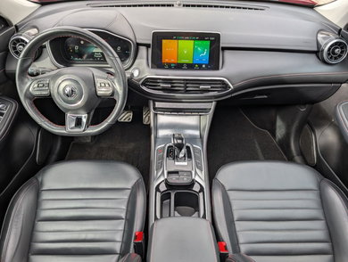 MG EHS 1.5 TGDI Hybrid Luxury | Pano | Carplay | 360 Camera image