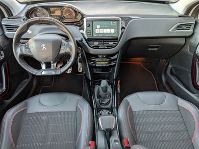 Peugeot 2008 1.2 PureTech GT-line | Nieuwe Distributieriem image