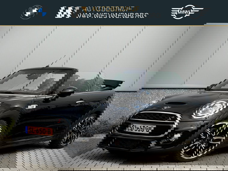 Foto van MINI Cooper S Cabrio Mini 2.0 192 pk John Cooper Works