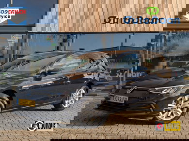 Volkswagen Golf 1.5 TSI Life Business | Trekhaak | Carplay | Adaptieve Cruise image