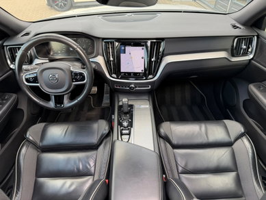 Volvo V60 2.0 B3 R-Design image