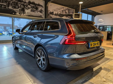 Volvo V60 2.0 B3 Core | Led | Stoel/Stuur Verwarming | leder Interieur image