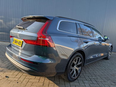 Volvo V60 2.0 B3 Core | Led | Stoel/Stuur Verwarming | Face Lift Model image