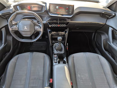 Peugeot 2008 1.2 PureTech Allure Pack | NAP | Apple Carplay image