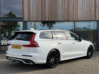 Volvo V60 2.0 B3 R-Design image