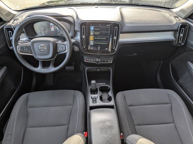 Volvo XC40 1.5 T4 Recharge Inscription Expression | Achteruitrijcamera image