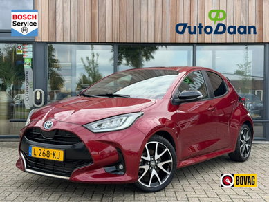 Toyota Yaris 1.5 Hybrid Executive Automaat Stoelverwarming JBL HUD Navigatie Camera LED Half Leder image