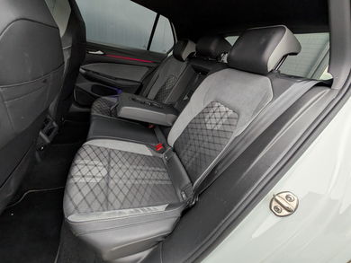 Volkswagen Golf 1.5 eTSI R-Line Business+ image