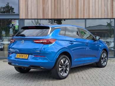 Opel Grandland X 1.6 Turbo Business Executive image