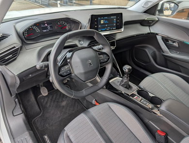 Peugeot 2008 1.2 PureTech Allure | Camera | Cruise | 100% onderhouden image