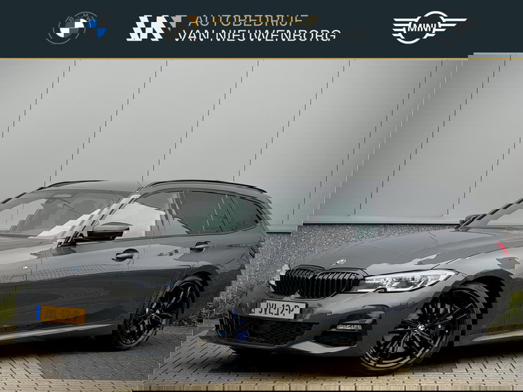 Foto van BMW 3 Serie Touring 330i M-Sport Facelift 259pk