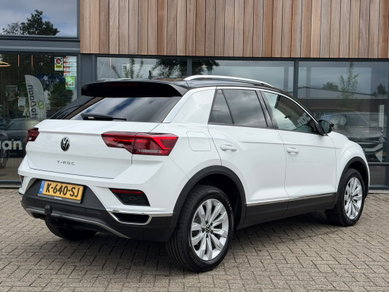 Volkswagen T-Roc 1.5 TSI Sport | Trekhaak | Adaptive Cruis | Carplay image