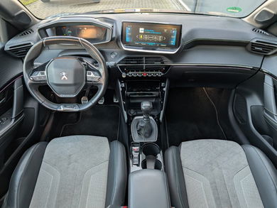 Peugeot 208 1.2 PureTech GT Pack | Pano | Adaptive Cruise Control | Stoelver image