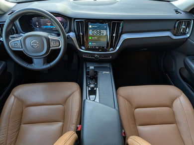 Volvo V60 2.0 B3 Core | Led | Stoel/Stuur Verwarming | Face Lift Model image